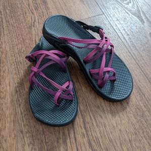 Chacos women's sandals purple and black size 7